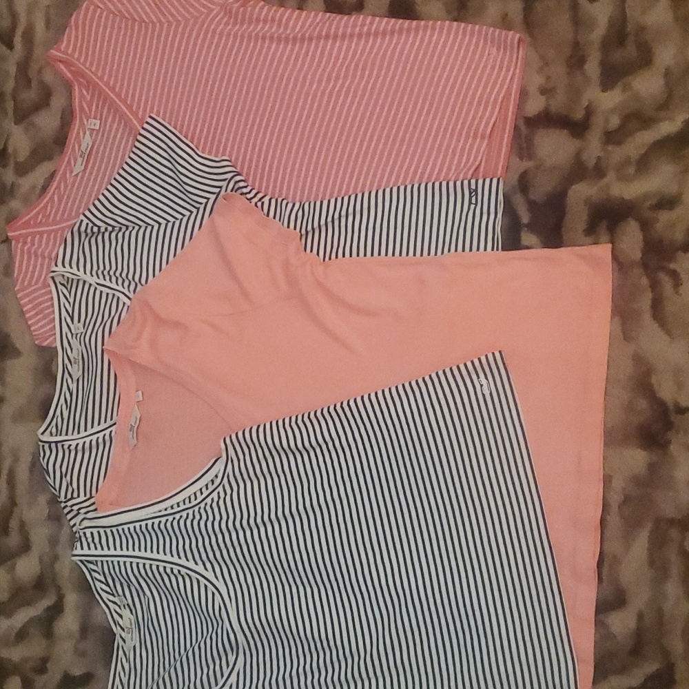 Lot of Vineyard Vines knit tshirts 4ct. Womens XL. 2 peach+2 blue&white striped.